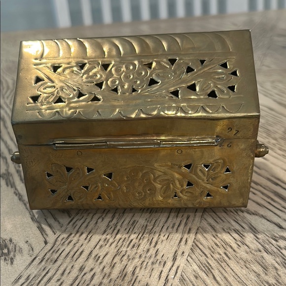 Vintage Brass Cricket/ Incense Box - Picture 6 of 8